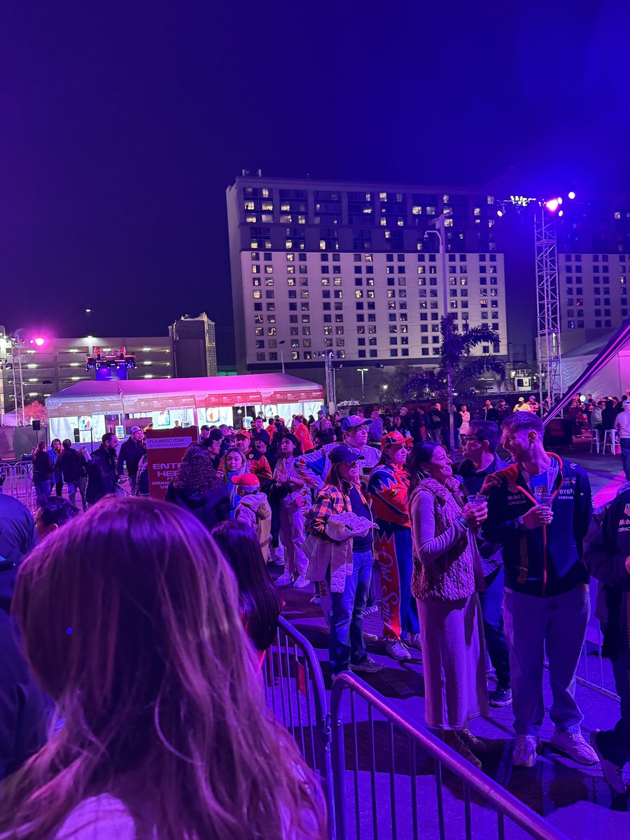 nitric13's tweet photo. #lasvegasgp Lots of pissed ppl. Oversold grandstand seating capacity. All ppl without seats. 😡😡😡 https://t.co/U9t9r6pYKy