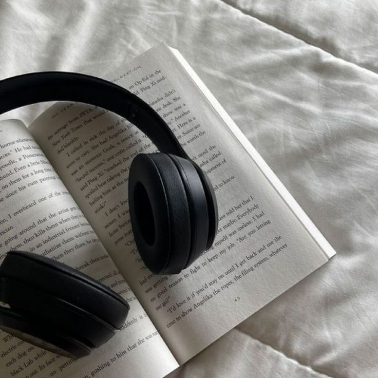 🥟 ✧˚. ᵎᵎ Oi, #studytwt #studytwtbr! Eu sou a Lena.

       07' line, 3° e.m
       futura militar
       foco: EsPCEX
       pt/br

𖹭: história, músicas, crochê, roblox e pilates
♡ / ↻ = moots!