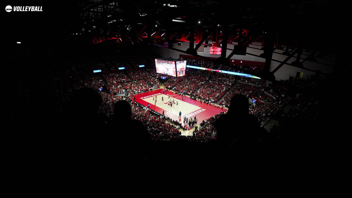 NCAAVolleyball's tweet image. There is no place like Nebraska 🤩

#NCAAWVB x @HuskerVB