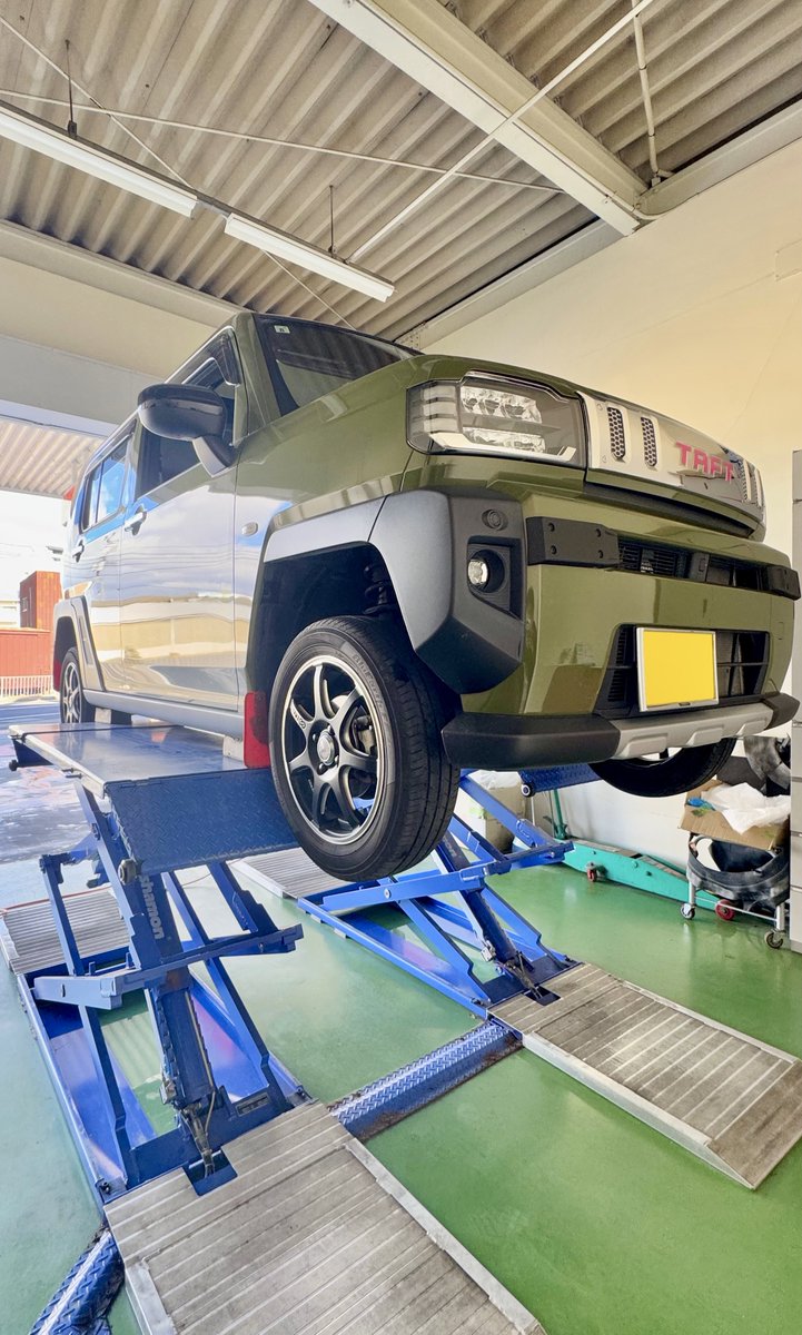 Amiuu_piro's tweet photo. タイヤ交換と洗車完了✨🚘🧽🪣
#タフト
#TAFT
#LA910S
#ダイハツ
#BRIDGESTONE
#BLIZZAK
#VRX3
#こっこクラブ🐥 https://t.co/zvbhdY7Dtc
