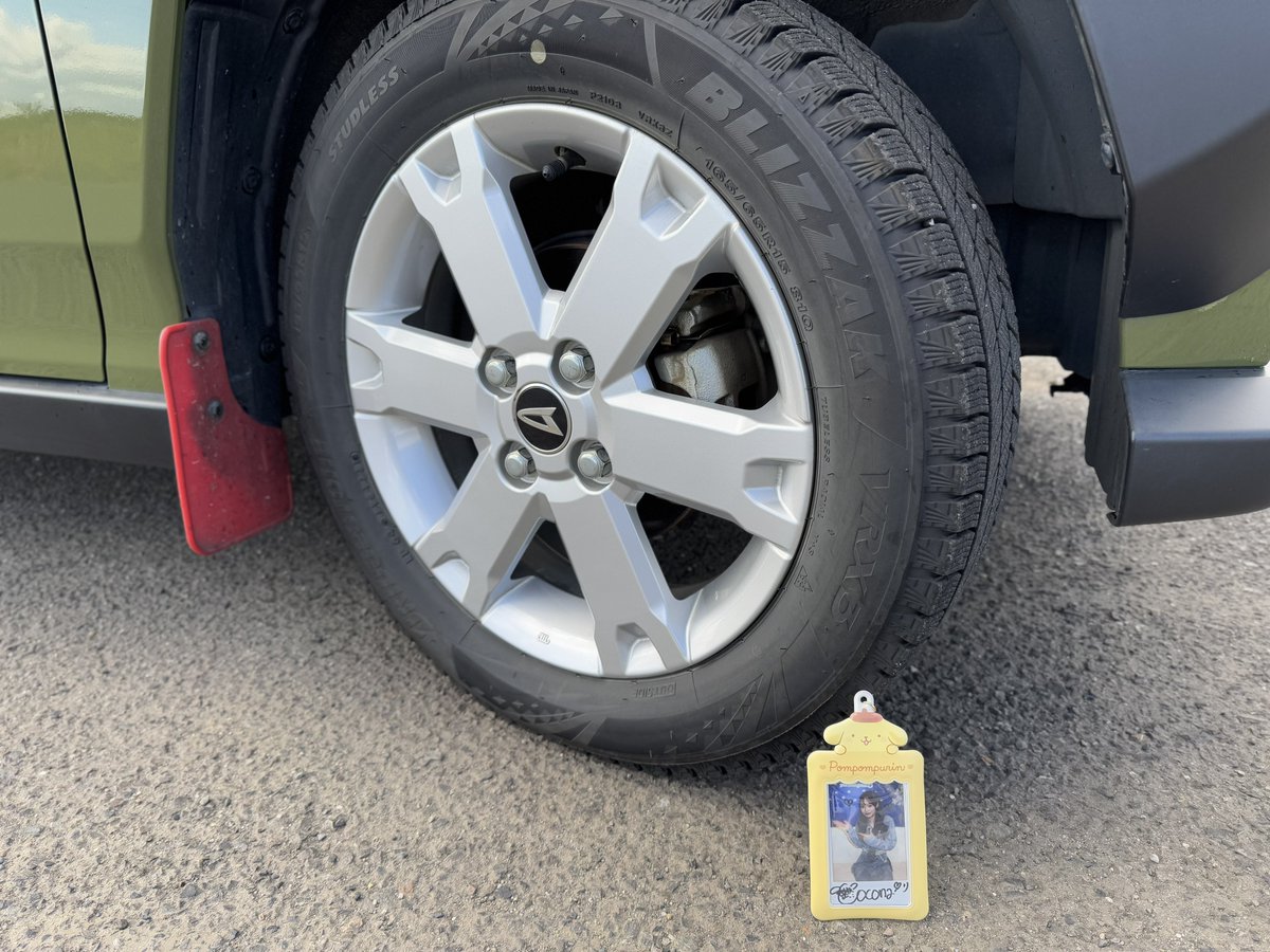 Amiuu_piro's tweet photo. タイヤ交換と洗車完了✨🚘🧽🪣
#タフト
#TAFT
#LA910S
#ダイハツ
#BRIDGESTONE
#BLIZZAK
#VRX3
#こっこクラブ🐥 https://t.co/zvbhdY7Dtc