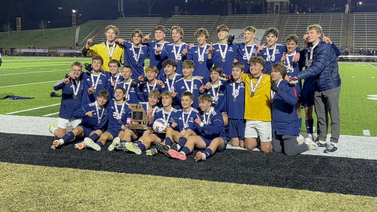 For the 1st time since 2003, the Jr. Bills are state soccer champions, defeating De Smet Jesuit 0-0 (3-2 PK’s)!

#AMDG #SLUHAthletics #LiveTheMission