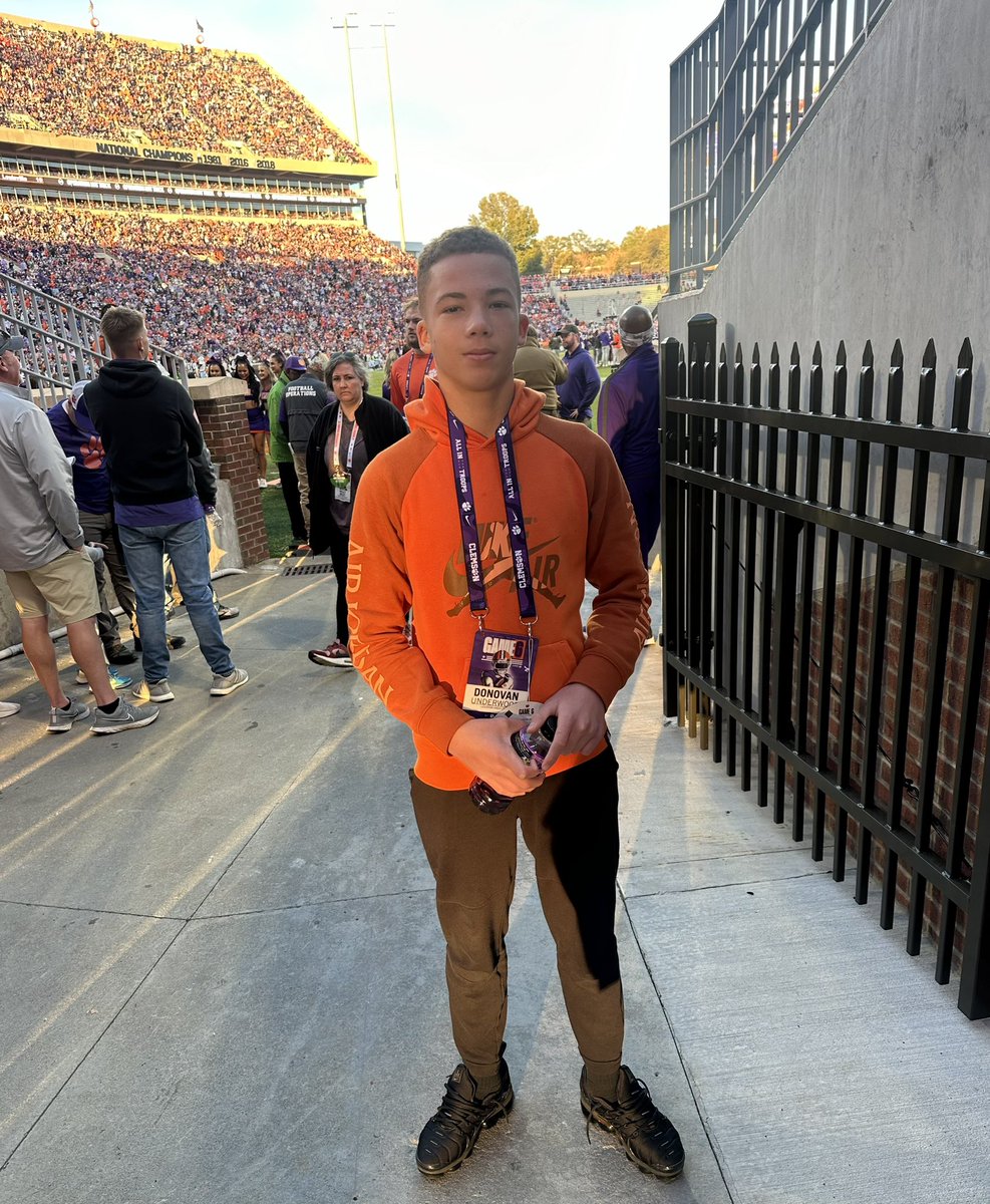 Donovan Underwood (@dondondagoat11) on Twitter photo Thank <a href="/ClemsonFB/">Clemson Football</a> for the great visit and hospitality. Good luck on the rest of the season. <a href="/NatlPlaymkrsAca/">NatlPlaymkersAcademy</a> <a href="/NCEC_Recruiting/">NPA</a> <a href="/BuckFitz/">NPA/SUPERMAX 100</a> <a href="/PennySmith_/">Smith</a> <a href="/Grade_aTraining/">🅰️</a> <a href="/beyond_grind/">Kaylen Stewart Sr.</a> Thank <a href="/ClemsonFB/">Clemson Football</a> for the great visit and hospitality. Good luck on the rest of the season. <a href="/NatlPlaymkrsAca/">NatlPlaymkersAcademy</a> <a href="/NCEC_Recruiting/">NPA</a> <a href="/BuckFitz/">NPA/SUPERMAX 100</a> <a href="/PennySmith_/">Smith</a> <a href="/Grade_aTraining/">🅰️</a> <a href="/beyond_grind/">Kaylen Stewart Sr.</a>