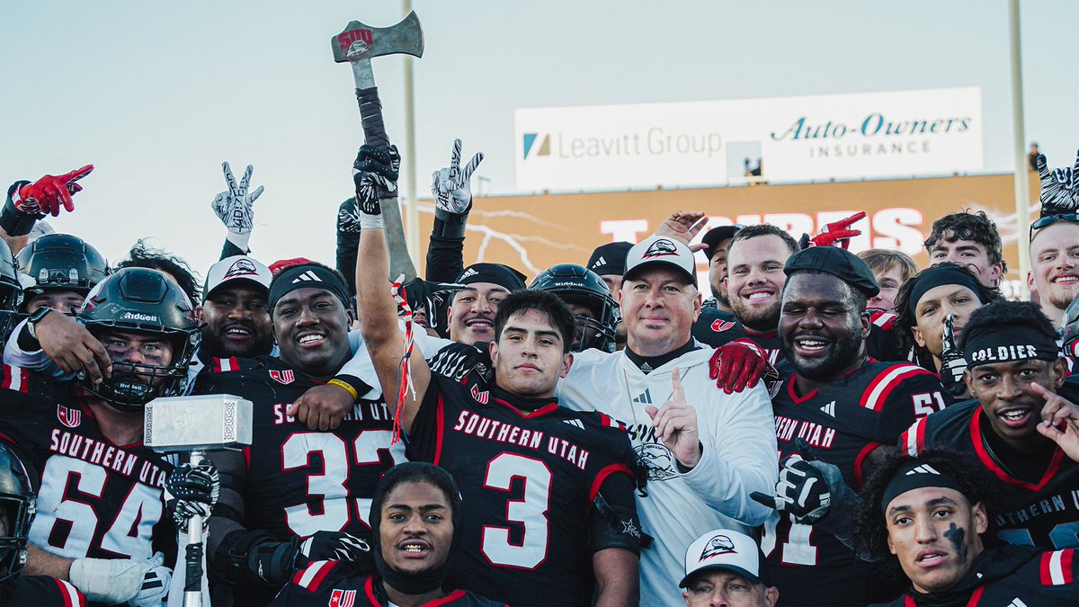 Southern Utah Football (@suufb_) on Twitter photo Thunderbirds Top Trailblazers in Double-OT Drama: The Axe Stays Home
🗞️: tinyurl.com/47rjeffx
#Elevate ⚡️ #TBirdNation ⚡️ #RaiseTheHammer Thunderbirds Top Trailblazers in Double-OT Drama: The Axe Stays Home
🗞️: tinyurl.com/47rjeffx
#Elevate ⚡️ #TBirdNation ⚡️ #RaiseTheHammer