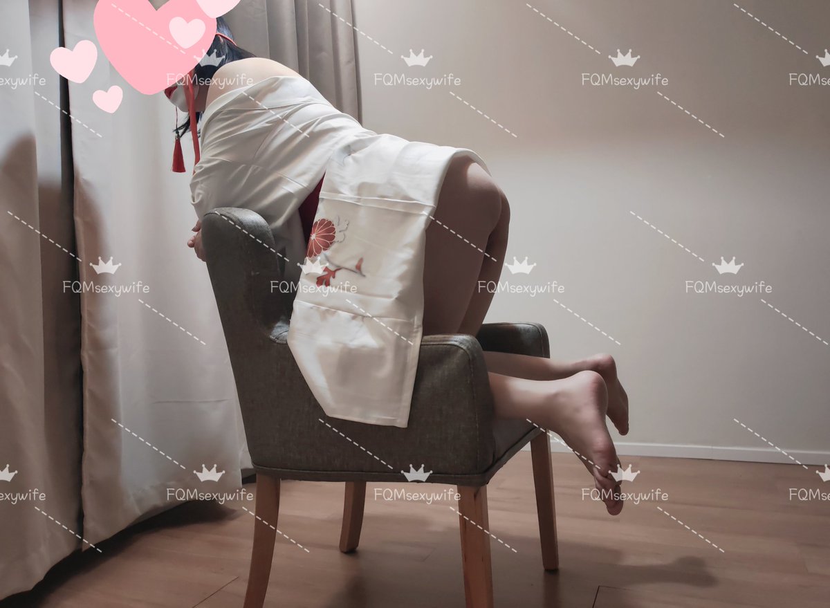 和服的设计是很方便婢女随时被使用的。
#夫妻奴 #性奴 #女M #SM #淫妻 #调教 #和服 https://t.co/O8oGKYDtAj
