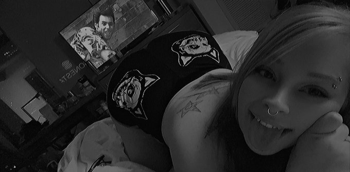 Watch mewbini's leaked NSFW photo on TwXstars