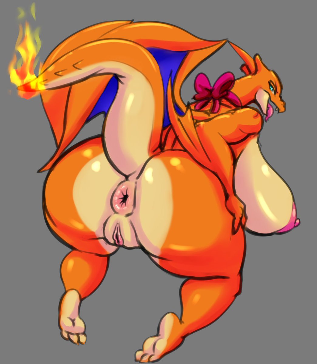 "la charizard te sonrie al ver que entras a la casa, ella ya esta esperandote desde hace un buen rato~ no la hagas esperar mas~~ 🧡"