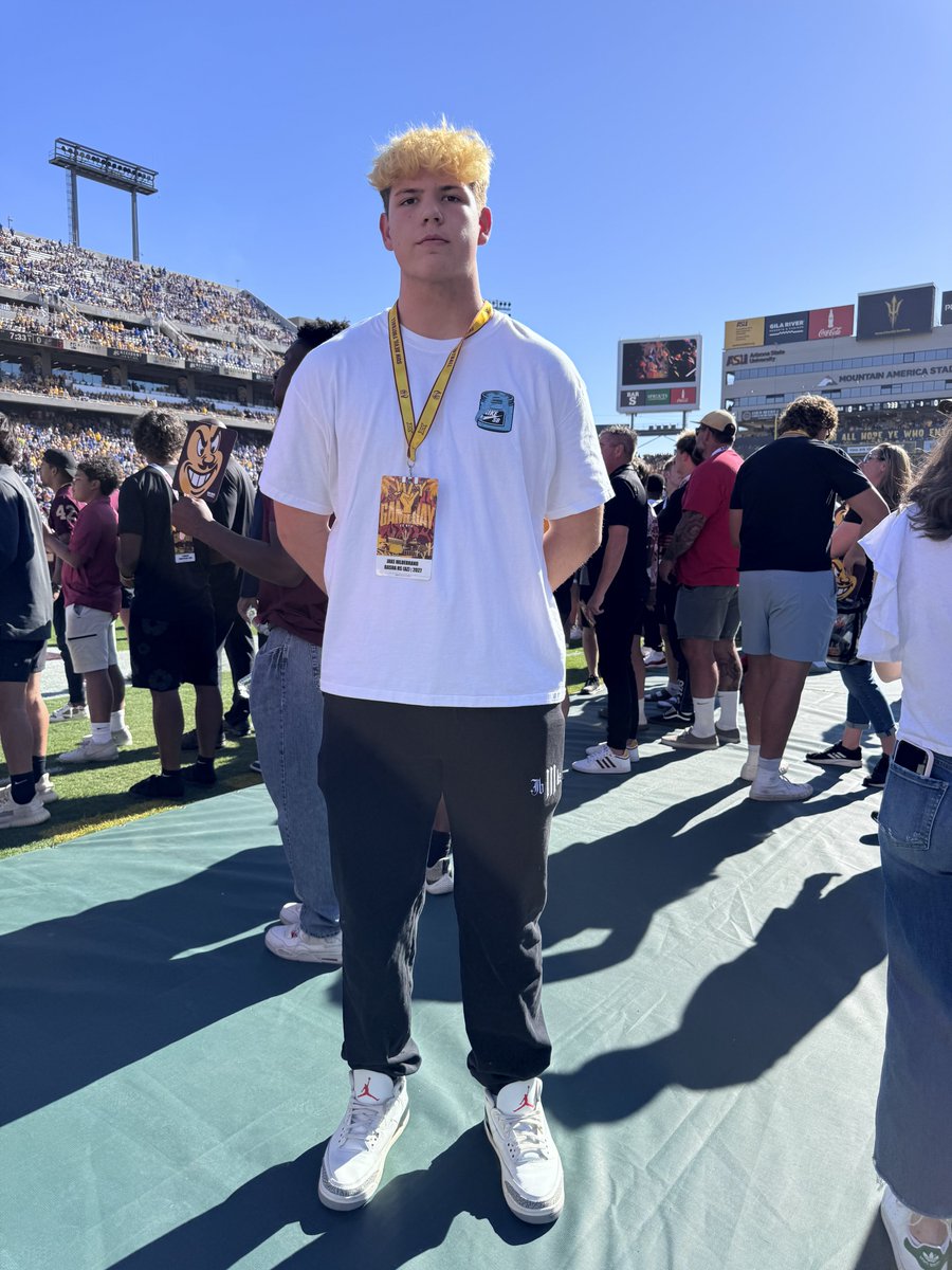 #SidelineSightings
BYU @ ASU

Jake Hildebrand
2027 OL Basha
6’6 285 an absolute monster in the trenches!! Already a powerful blocker with good feet that is continuously getting better!! 

More @ DevilsDigest.com