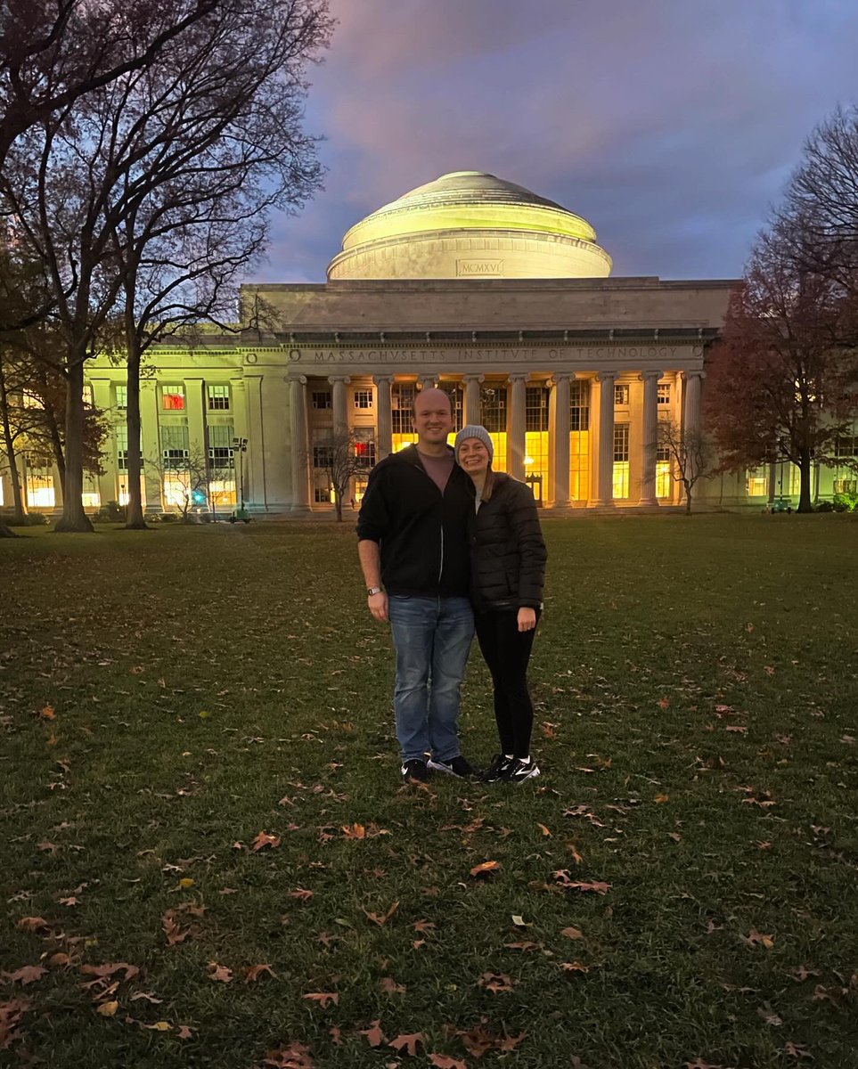 Mara Leane tweet media