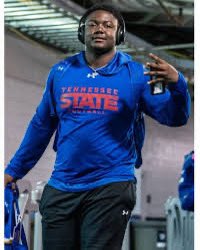 This kid is a Champion tonight. His spirit led the team through a tough season. Chazan Page, you are the mvp. 🕊️ Congrats Big Blue!