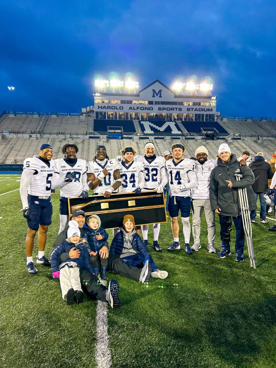 CoachScottJames's tweet photo. The 1-0 on Saturday Night mood 👊🏽
#BuiltEachDay #OneWayTheOnlyWay
#LFG @bekjo7 https://t.co/86qf7Y2zto