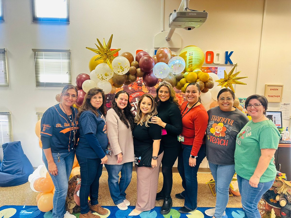 Blessed and thankful to be part of such an amazing group. These ladies are not only phenomenal mentors and teachers but amazing kindhearted individuals. We started off as coworkers and have become family ❤️ #kinder #family