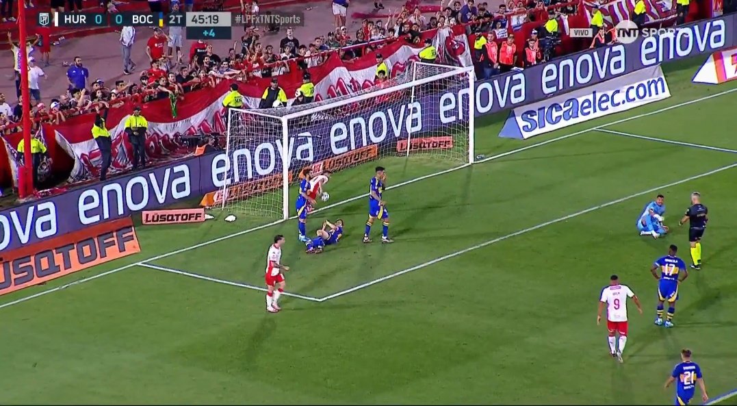 Esto es más un try que un gol!!

Qué vio este señor?