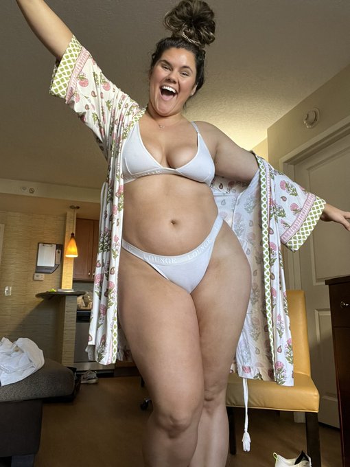 Watch hunnie_bunns's leaked NSFW photo on TwXstars