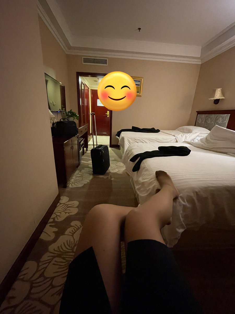 xiaoyan5370's tweet photo. 落地上海 https://t.co/I59Jop9jwr