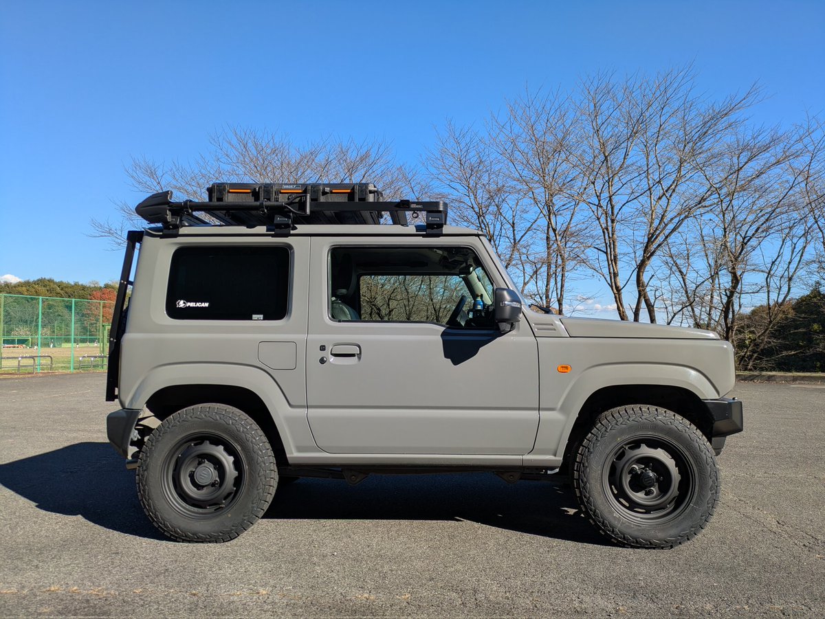 dentbranche4357's tweet photo. スタッドレス・タイヤをTOYO TIRESのOBSERVE W/T-R 185/85R16 とAPIOのWILDBOAR VENTURAにアップグレード。やっぱりこの組み合わせがいちばん相性良い！
#APIO
#pelicanvault
#frontrunner https://t.co/LvkYeVDrEm