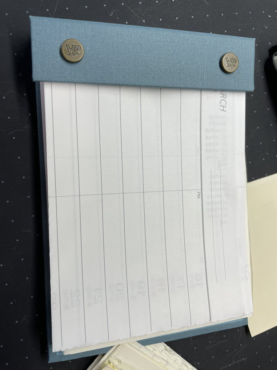 3pointsleader's tweet photo. 年末に向けてスナップパッドのリフィル増産中。A5スケジューラの月間予定は、日付にパンチしたらフラップに隠れていい感じ。
＃snappad 
＃スナップパッド 
＃postalco https://t.co/UKqSjp5AjF