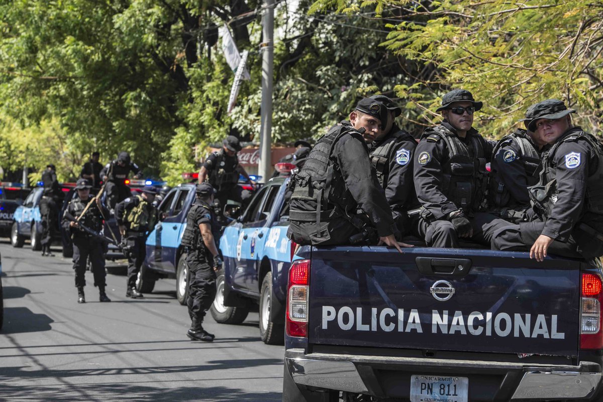 patobonato's tweet photo. Se creará una 'policía socialista' o 'revolucionaria' en Nicaragua para reforzar la persecución de opositores.

Su misión?

Acosar y silenciar a todo aquel que no reconozca a Ortega como líder supremo.

Este nuevo comando será el brazo represivo del régimen. https://t.co/DZwyTWlrGT
