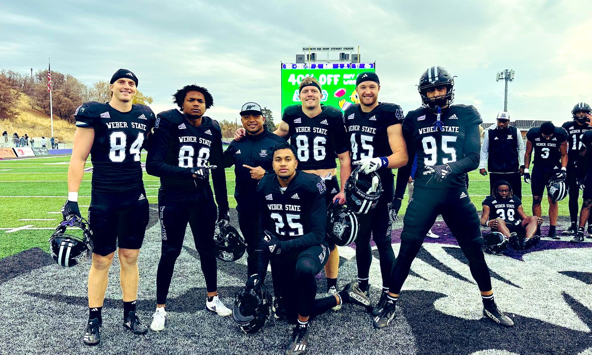Tough season to say the least, but these guys made it all worth it!🙏🏾 Love you fellas ❤️ 

#WeAreWeber☔️
#weberstateTEs
#peterknudson