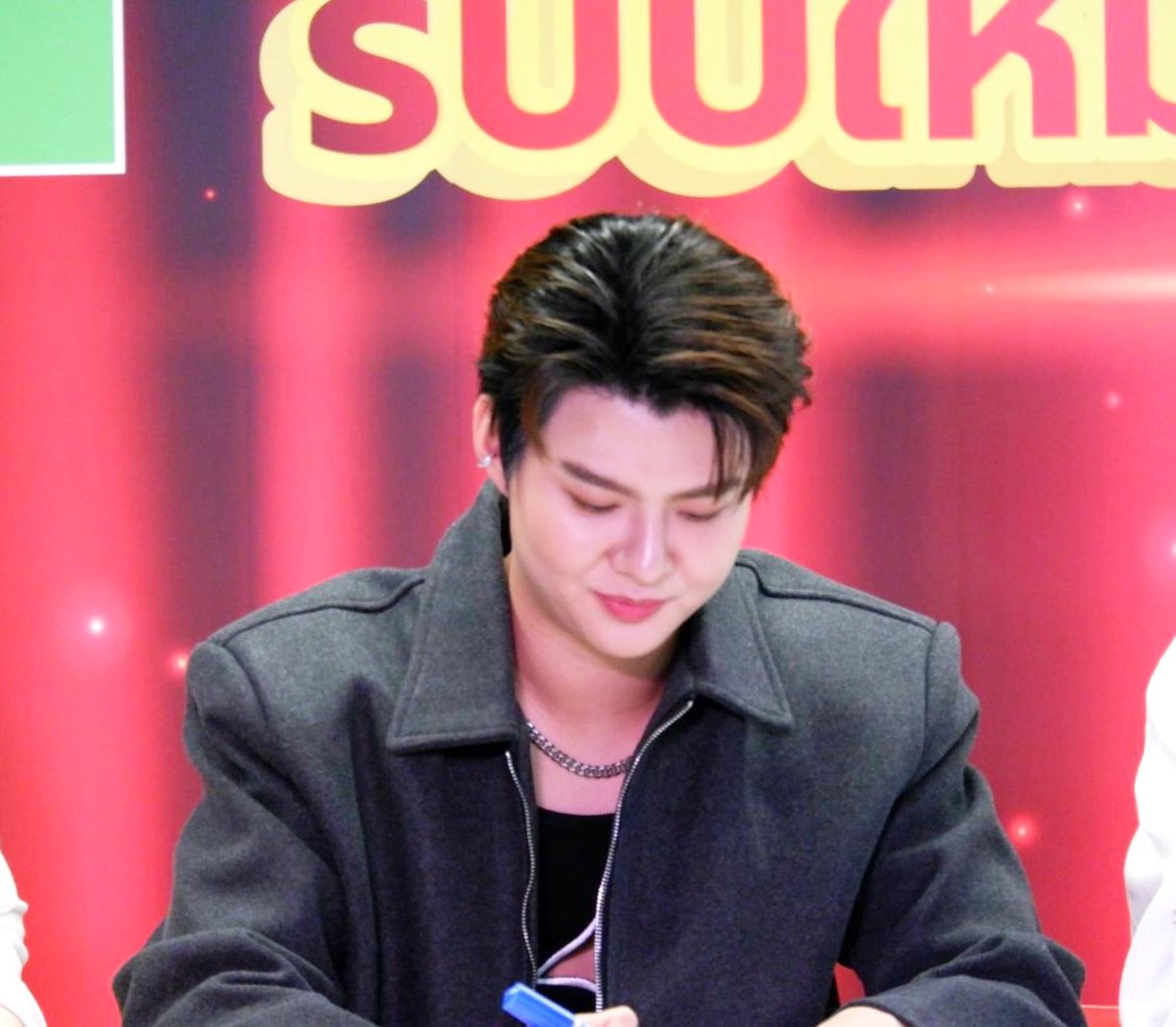 (CLOSE) SUPPORT SAINT tweet media