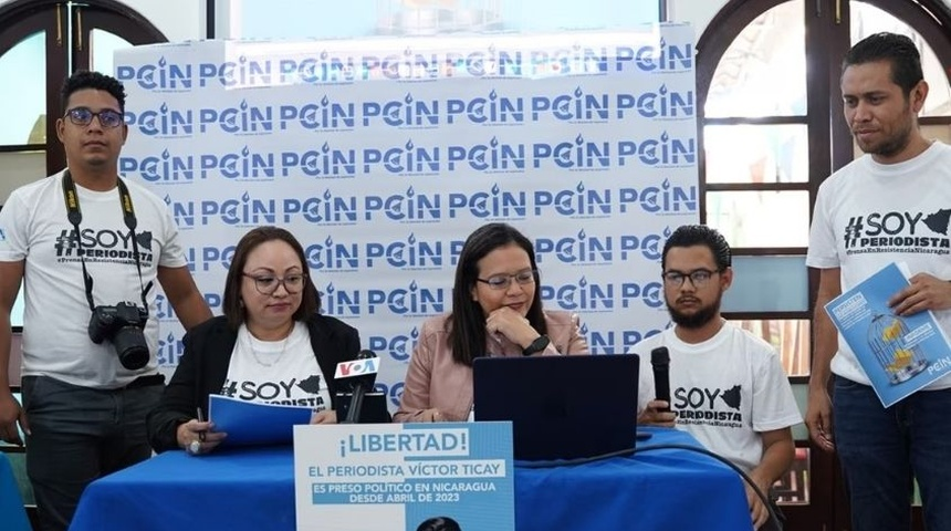 patobonato's tweet photo. Se prohibirán los medios de comunicación no estatales en Nicaragua.

Cualquier medio que publique algo que Ortega considere 'falso' será clausurado, y sus periodistas encarcelados.

La represión es tal que más de 250 periodistas han tenido que exiliarse solo en el último año. https://t.co/phbGPy8084