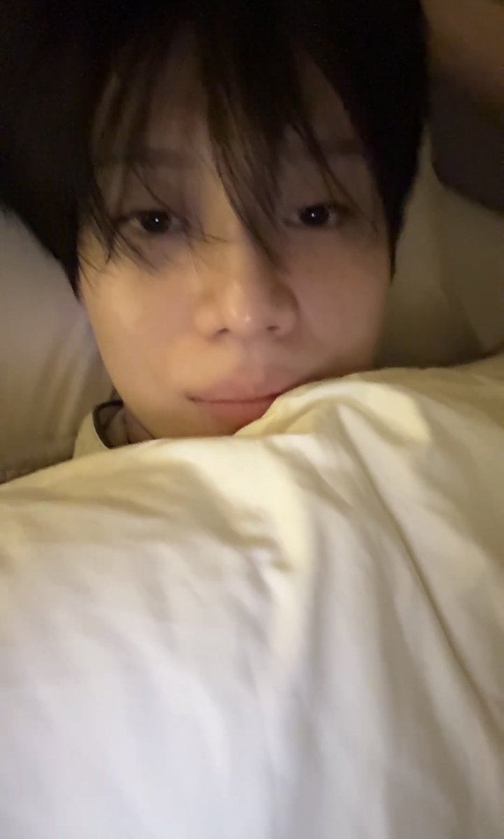 sowhatwoozzazee's tweet photo. 나한테 왜케 기엽다고 하는지 잘 모르겠어요

-이불에 포옥 .. 싸인채로 라방읋하며..- https://t.co/3zOe0vZDBo