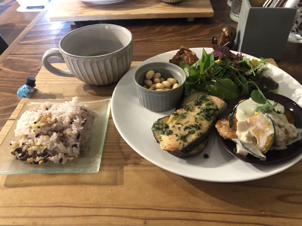 YuChang08786774's tweet photo. お昼に欒時へランチ
この為に作ったのです！欒時カラー🐸
あらかるたさんも来店されてプチ9MC

#9MC
#欒時
#今日から俺カエル https://t.co/qwHGXDRu6I