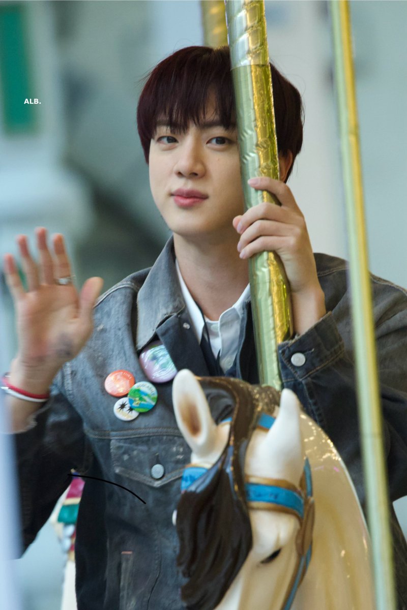 ALittleBraver92's tweet photo. 241124

#방탄소년단진 #김석진 #석진 #진 #Jin #Jin_RunningWild #Jin_Happy @BTS_twt https://t.co/GP4XTlRL3H