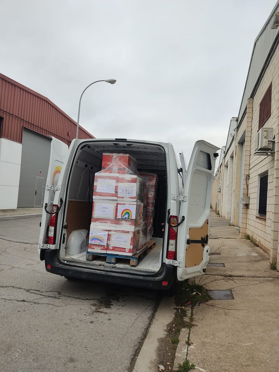 Carga en el CEO Villa de Autol @ceovilladeautol  y recogida en las instalaciones de <a href="/calleactiva/">CalleActiva.es</a>
Muchísimas gracias a Igor, Miguel, Fernando y Danik, que además nos ayudaron a clasificar el material.
#solidaridaddana