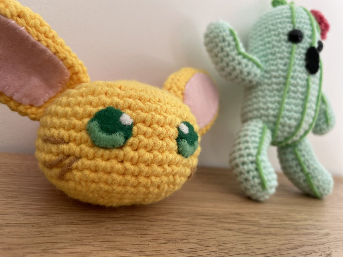 ria_of_light's tweet photo. 🙌 I finished my crochet rabite from Secret of Mana!
Thank you for the lovely pattern, @ElGorminator ☺️

Side cactuar crochet pattern by (IG) Ateliedaniellemagalhaes 🌵 https://t.co/CXaTU55jwo