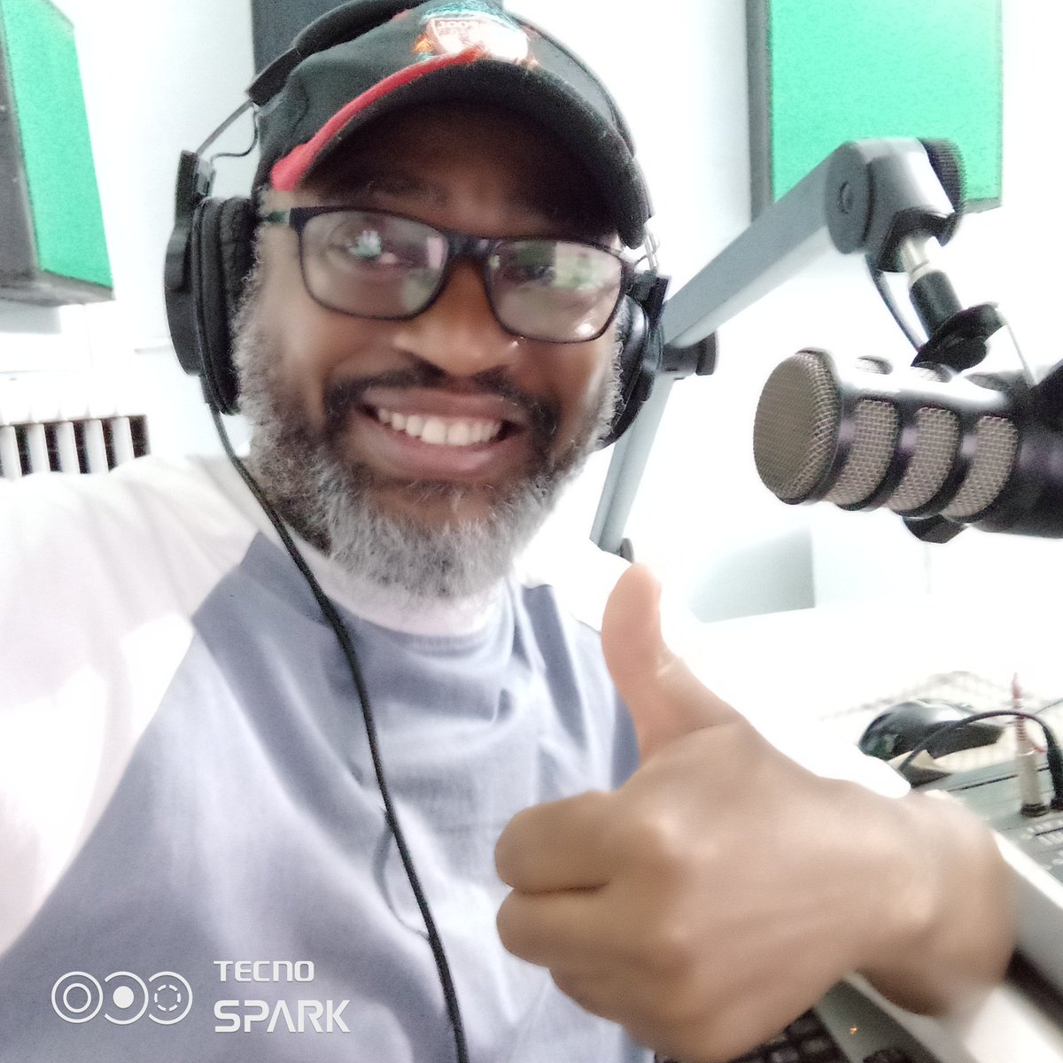 Tune in to #TheJazzShow and stay for a good time with your host #UncleVictor <a href="/vicmafu/">Victor Mwewa</a> the #SmoothPilot from 10 to 2 Pm.
87.7 Copperbelt 
92.1 Solwezi
96.9 Lusaka
Download the Flava Radio and Tv app to listen online
#KopalasMostLoved
#WeCanBroadCastFromAnyWhere