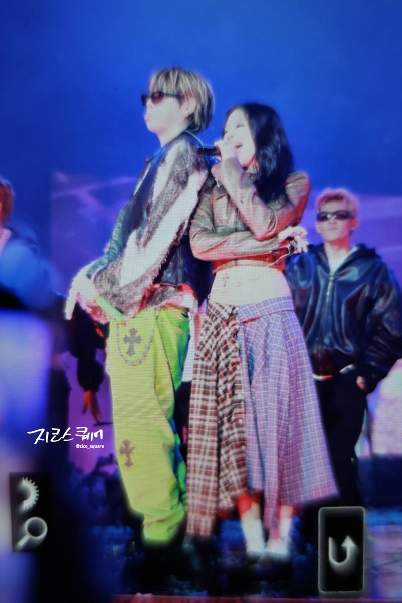 Zico_Square's tweet photo. [preview] 241124
#지코 #zico #우지호 #제니 #JENNIE 
#JOINTHEPARADE
@zico_koz 떴다 지코&amp;제니 합동 스팟무대!!! https://t.co/YrMKttydD3