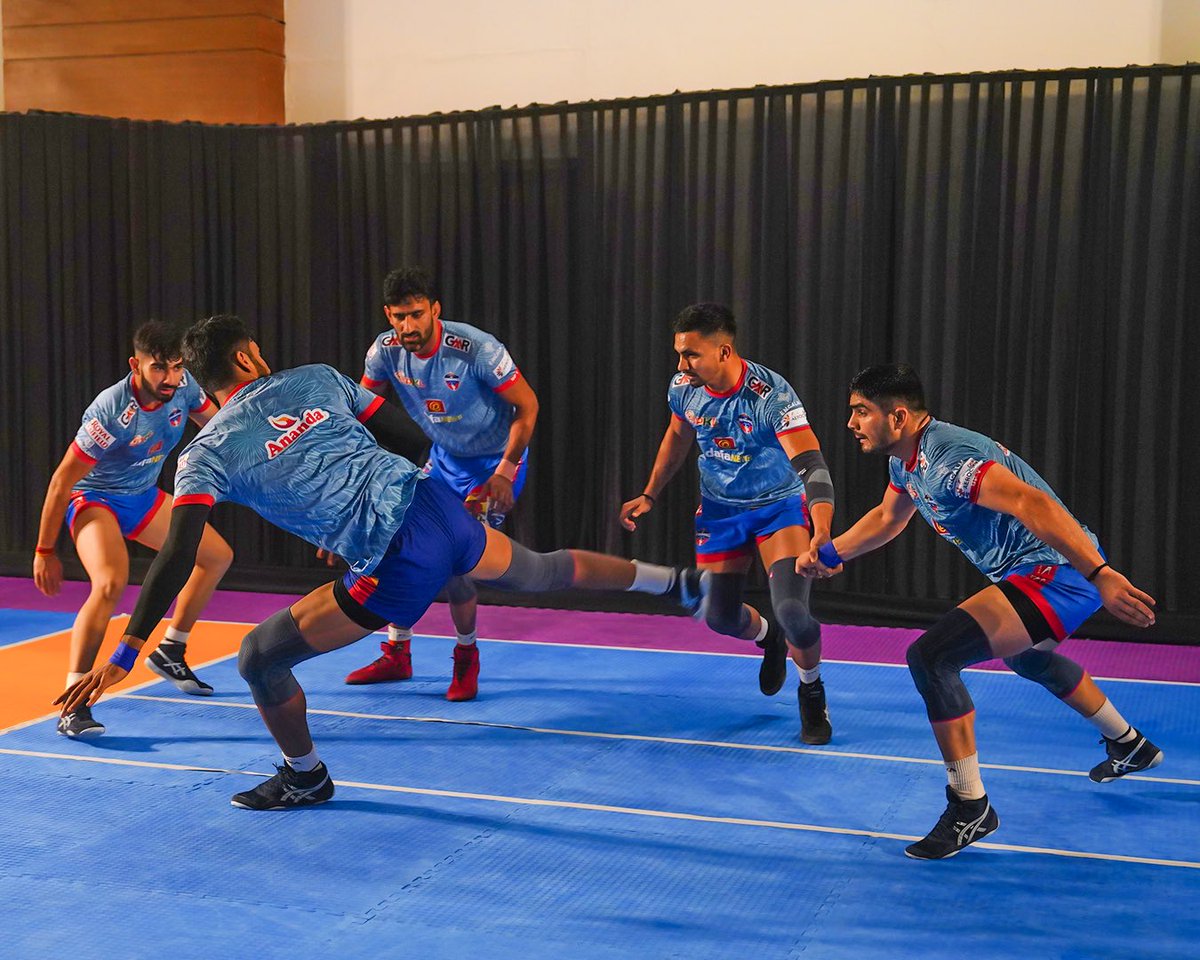 UpYoddhas's tweet photo. पसीने की बूंदें और मेहनत की कहानियां 👉 तैयारी सिर्फ जीत की 🔥🚀
#SaansRokSeenaThok #YoddhasHum #YalgaarHo #ProKabaddi #PATvUP https://t.co/Olzhb71eKT