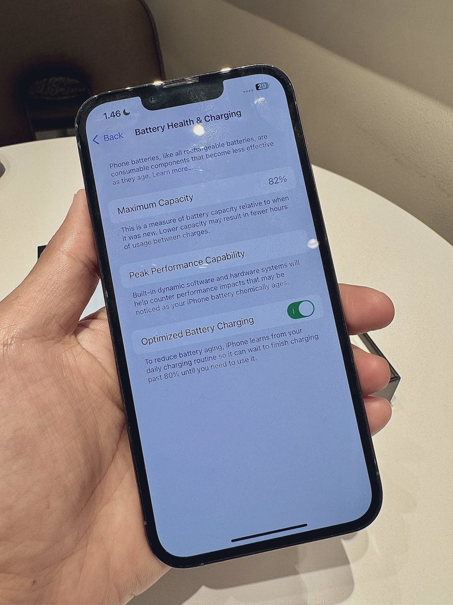 berdiadrie's tweet photo. Izin titip jual om @bhaguz_403 @ichsanzulfikar 

Halo warga numpang lapak 😆
dijual iPhone 13 Pro 128 Gb, Sierra Blue
mulus segerrrr ✨ 

Garansi off, Kelengkapan fullset, Bonus case Nilkin.

Harga murah aja 10,950 juta bungkus! Minat cuss DM, Thank you 🙏 https://t.co/wYjqx7o4ih