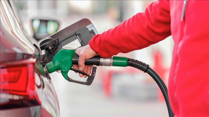 aa_finans's tweet photo. ⛽️Kamuya toplu akaryakıt alımıyla 3 milyar lira tasarruf sağlandı

💬Hazine ve Maliye Bakanı Şimşek: "Kamuda Tasarruf ve Verimlilik Paketi kapsamında kamu alımlarını DMO aracılığıyla yapıyoruz"

💬"Tasarruf odaklı merkezi kamu alım politikalarının kapsamını genişletilerek sürdüreceğiz"👇

https://t.co/PyVK6GU4Zg