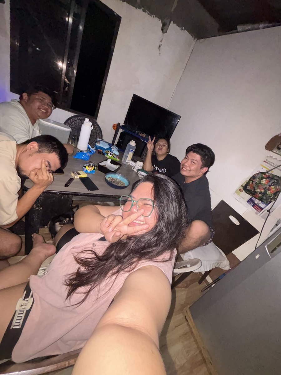 laneeylen's tweet photo. 💀🍻 https://t.co/Vadti4vtPo
