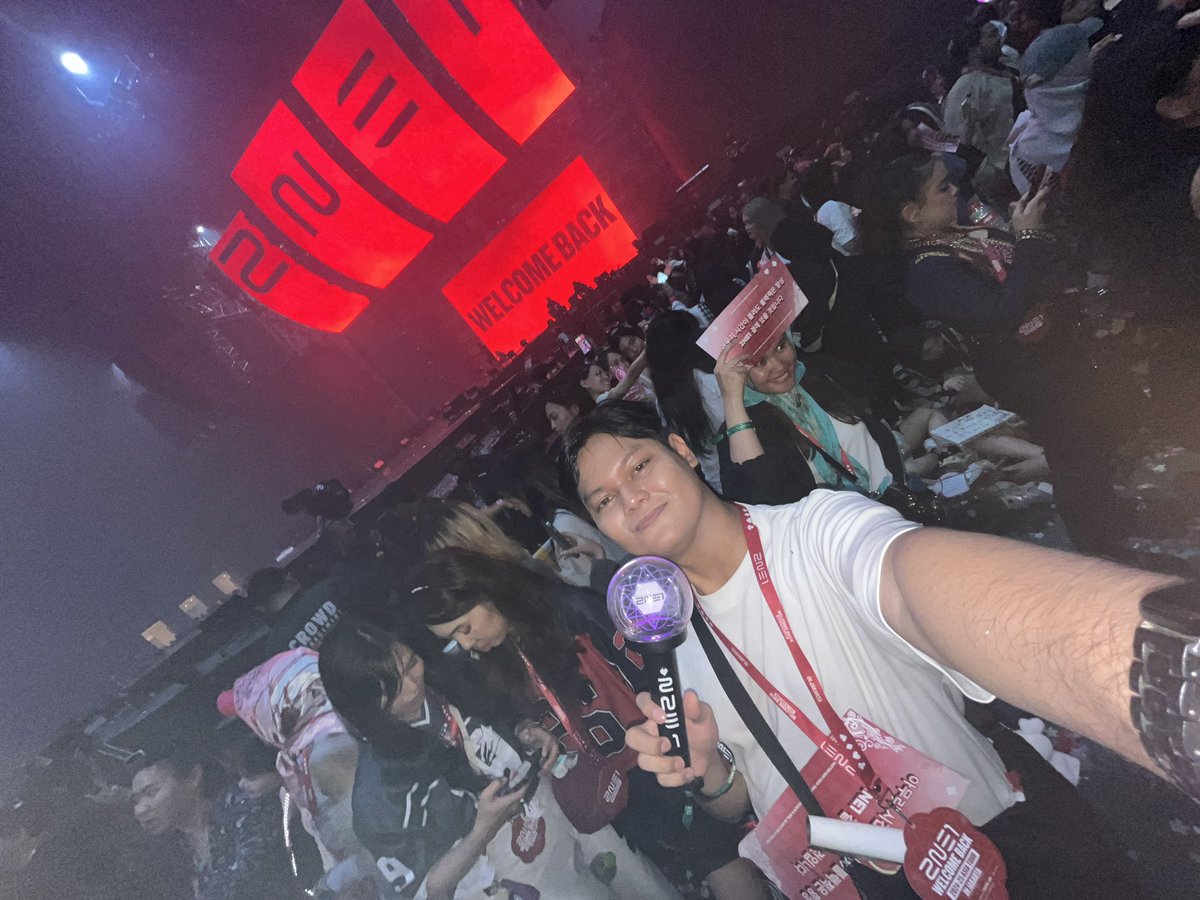 farisandrwn's tweet photo. THE BEST CONCERT EVER‼️
Setelah 13 tahun akhirnya bisa sing a long🎤
2NE1 WELCOME BACK ASIA TOUR in Jakarta 
#CL #BOM #DARA #MINZY https://t.co/yc730KP2Nt