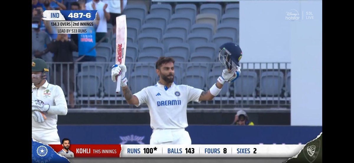 AlwaysVamsi13's tweet photo. Virat kohli 💯 🔥
#INDvAUS #AUSvsIND #IPLAuction #IPLAuction2025 #ViratKohli𓃵 #TestCrick https://t.co/LtgQi6QjiB