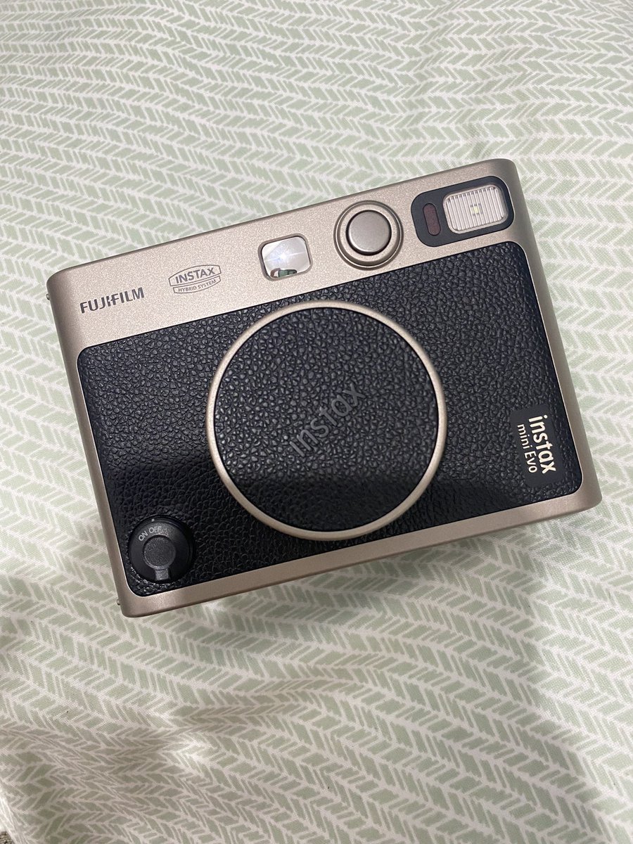 runami2000's tweet photo. special edition instax kase special daw ako hihi tenchuu baby @Jcowbi 😘😘😘 https://t.co/KWjKTtJwVH