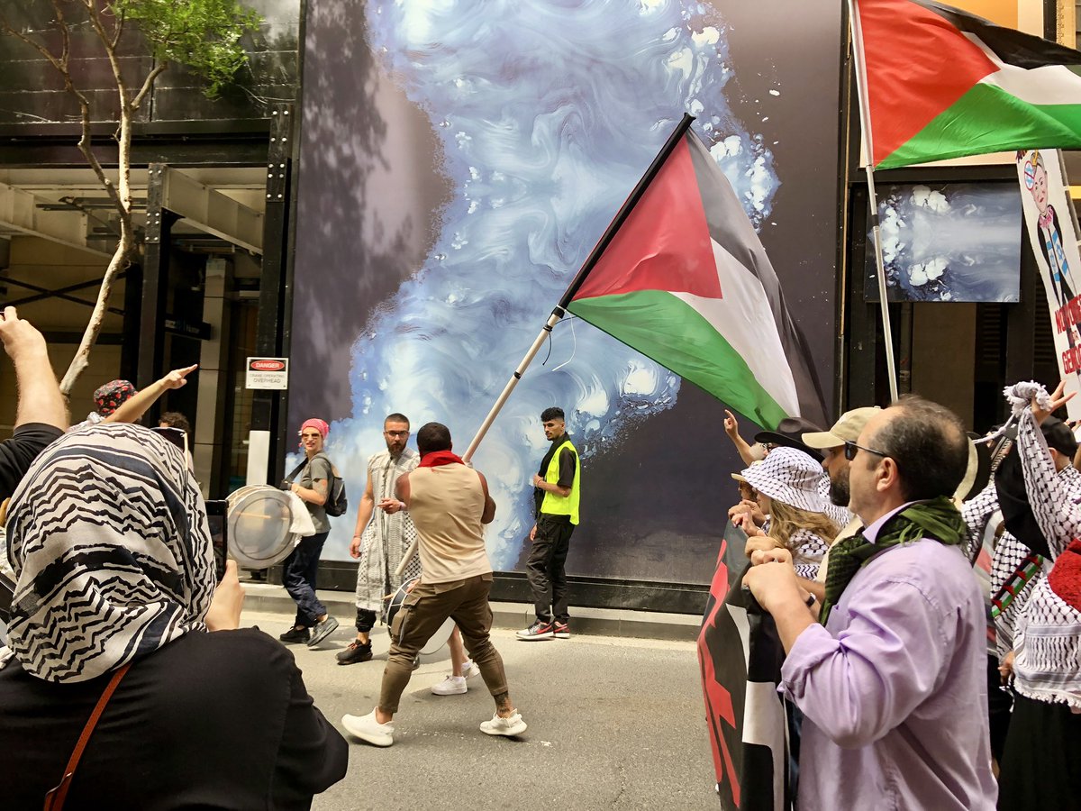 CairnesLinda's tweet photo. #week59 #FreePalestine #freelebanon #sydneycbd #StopTheGenocide 8000+ steps chasing backwards &amp; forwards &amp; sideways, racing round to continuously be in front of the rally, lining up good shots. Chasing Bob who loves to climb of the cbd street furniture.. it’s exhausting https://t.co/45ehNn2iJ7
