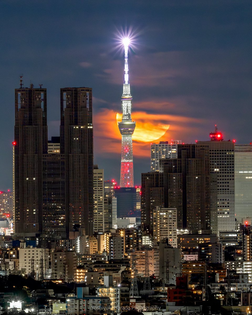 スカイツリー展望台から月旅行へ行けそう