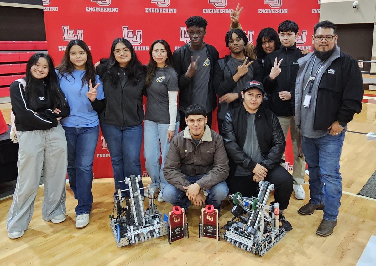 BlansonRobotics's tweet image. What a great way to end the week! Robojags getting it done! All six teams entered eliminations and two earned awards. I&apos;m very proud of you all! @AldineCTE @BlansonCTEHS @