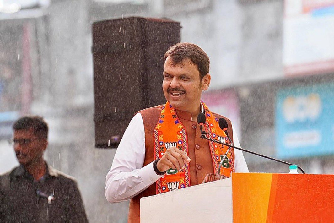 CAPratikKarpe's tweet photo. यह तो झांकी हैं ..

अभी BMC बाकी हैं.. 

मुंबई महापालिकेवर सुद्धा माननीय @Dev_Fadnavis जी यांच्या नेतृत्वात खऱ्या हिंदुत्वाचा झेंडा फडकणार…

मुंबई के BMC चुनाव में भी माननीय @Dev_Fadnavis जी के नेतृत्व में सच्चे हिंदुत्व का झंडा लहराएगा...

#DevendraFadanvis 
#HindutvaTsunami https://t.co/J5A8zuXAHr