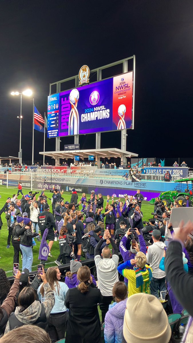 sami_sloot's tweet photo. orlando cellies - coming over to the supporter’s section https://t.co/g55DmMTpRA
