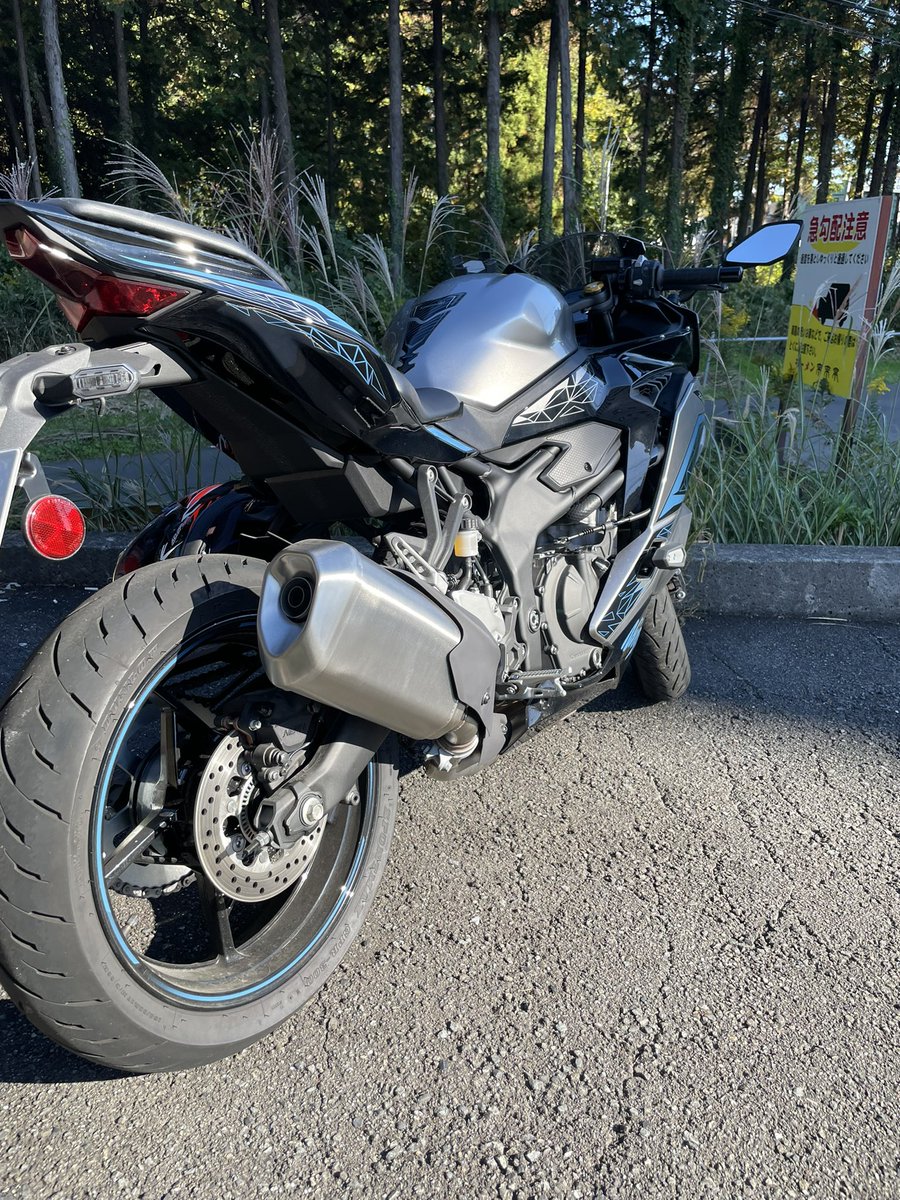 Kninomiya2's tweet photo. ツーリング飯はラーメンしかない
#バイク乗り
#ラーメン https://t.co/pXr40qP0Xl