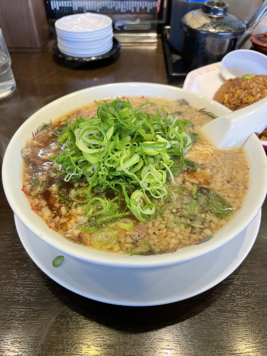 Kninomiya2's tweet photo. ツーリング飯はラーメンしかない
#バイク乗り
#ラーメン https://t.co/pXr40qP0Xl