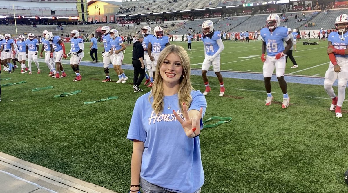 nuttallriley1's tweet photo. With these #HoustonBlue uniforms and colors, it feels like a start of something special for our University and Cityβ¦ nothing but positive vibes tonight! @UHCougars πππ https://t.co/HqQr51Ee54