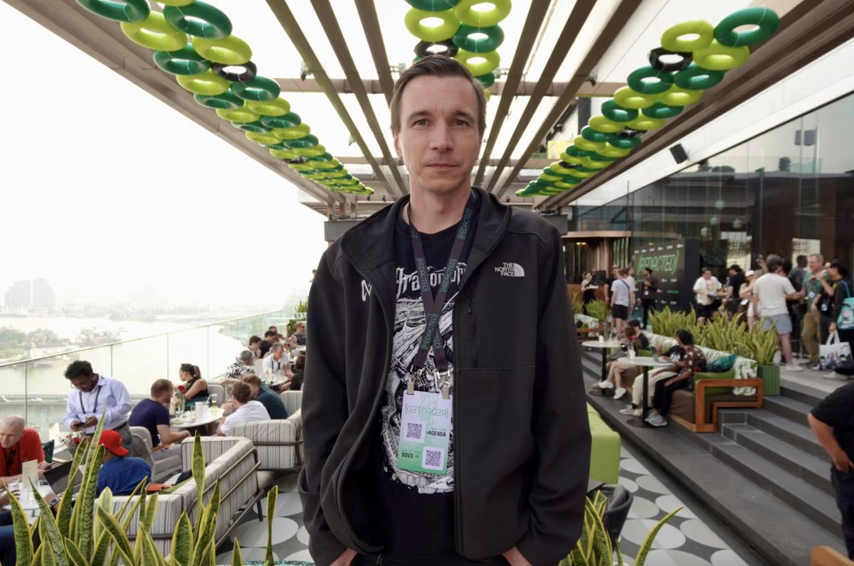 🚀 <a href="/NEARProtocol/">NEAR Protocol</a> Co-founder <a href="/AlexSkidanov/">Alex Skidanov (alex.near)</a> shares the future of blockchain-powered decentralized AI with <a href="/ChosunBiz/">ChosunBiz</a>, the Wall Street Journal of South Korea🤖

"Should your data always remain under Big Tech’s control? We're building a decentralized AI to create a user-centric