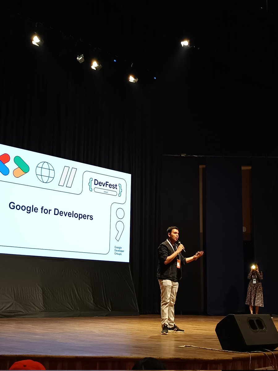 Amansh_15's tweet photo. Informative and Engaging @prasadseth, a leading expert in the GDG field shared some amazing experience of his work with GDG and https://t.co/vs6P1BQ4m9
#Devfestjaipur #Devfest2024
#GDGCloudJaipur #GDGJaipur #TFUGJaipur
@gauravkheterpal
@vikas123 @AnukritiBansal https://t.co/xrMHSaI3Vw