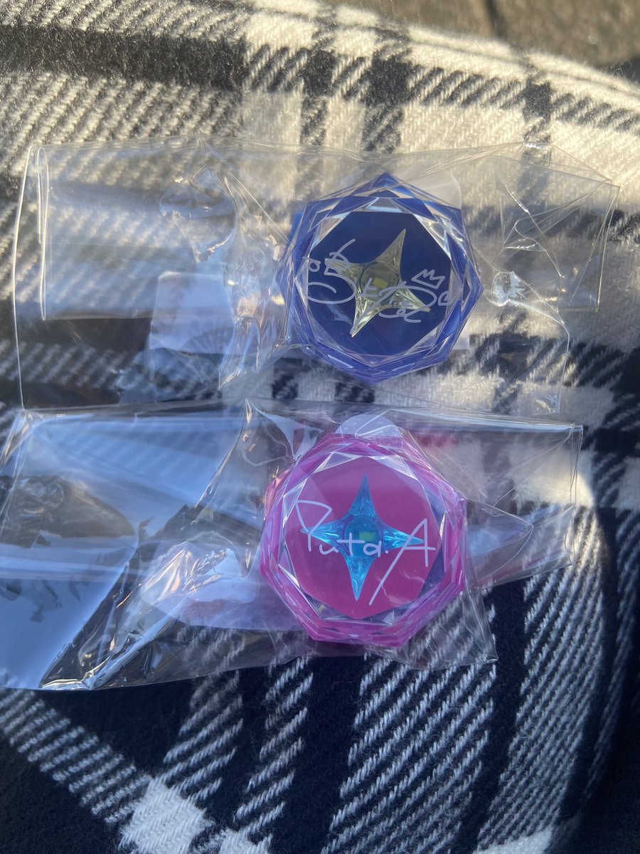 【交換】リングライト リンライ あんスタ 9thスタライ

求 英智 または 定価
譲 嵐 ゆうた

本日夜公演前 幕張 手渡し